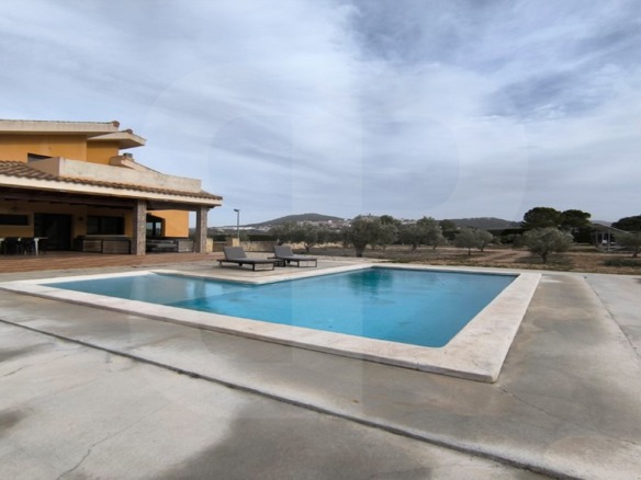 banyeres-propiedades-servicios-inmobiliarios-propiedad-by306