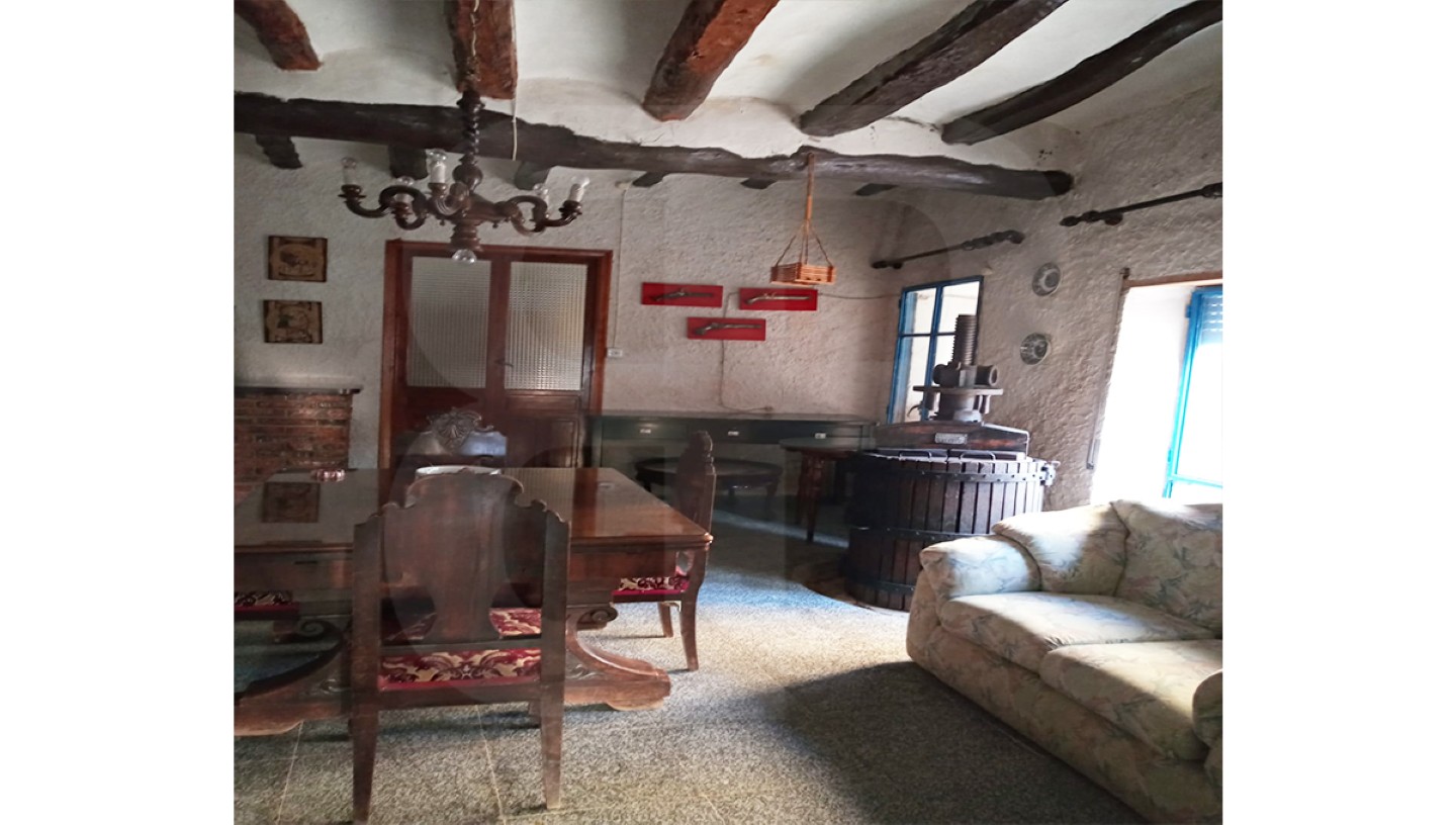 BY338.4 Banyeres de Mariola